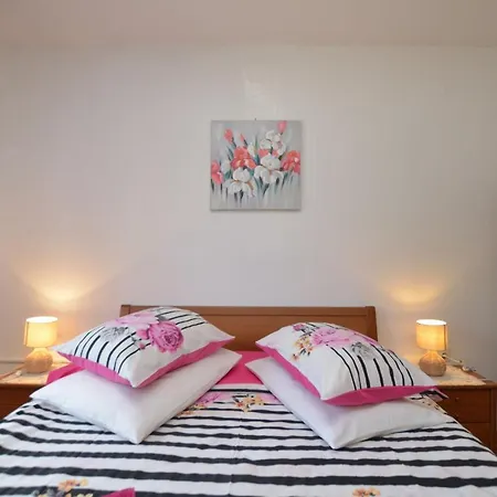 Guest house Tomc